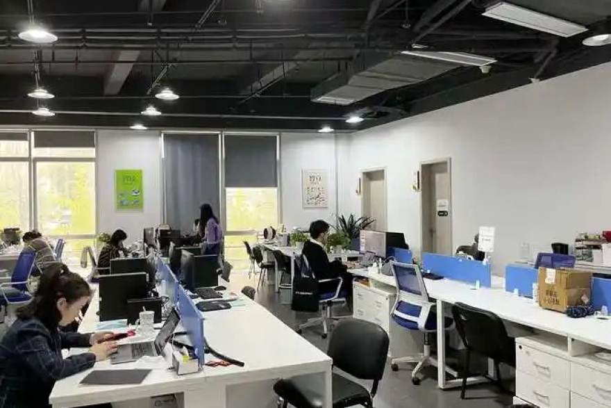 爱看球篮球赛季观察栏目配图